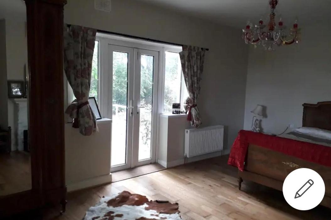 King Size Bed, Private Parking, Centrally Located Kilkenny Exteriör bild